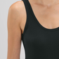 Woman with a yoga mat - Bio Tanktop Damen